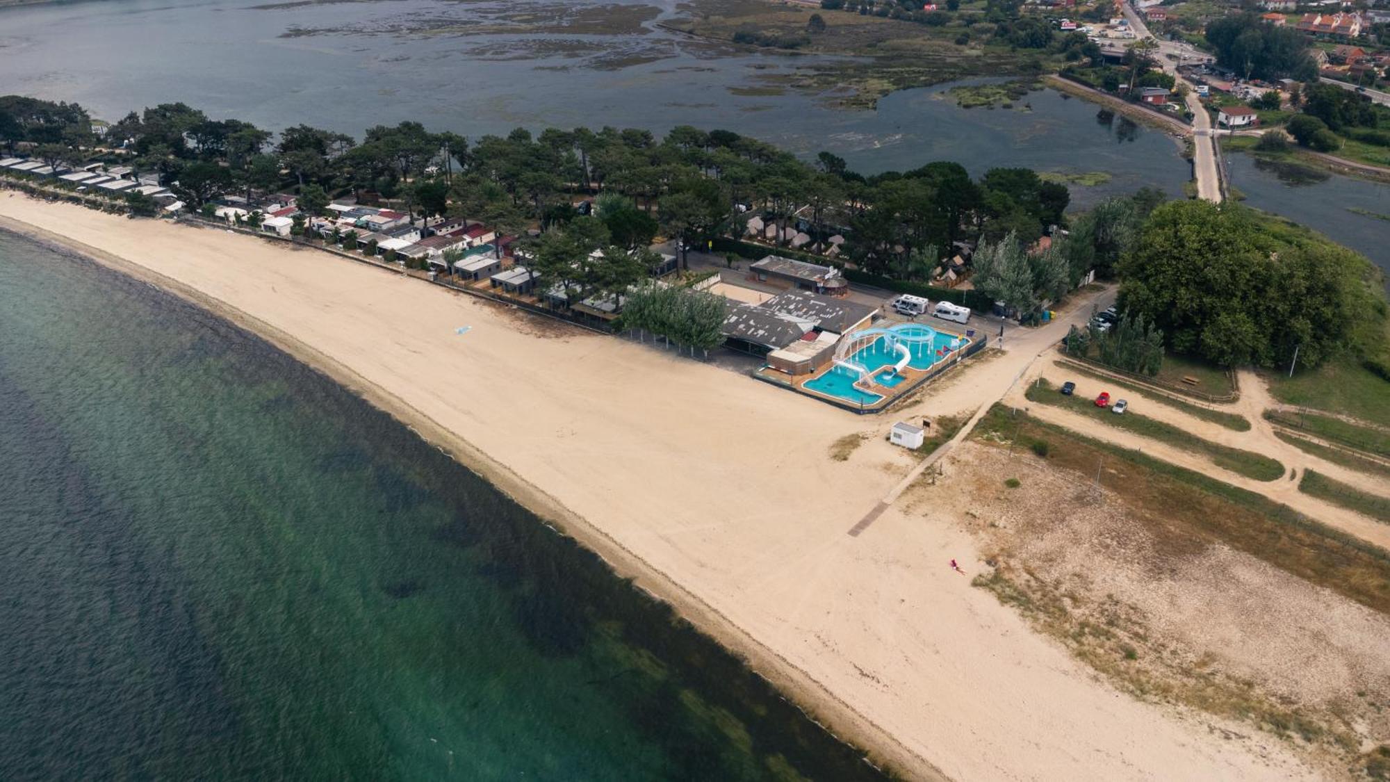 Kampaoh Bayona Playa Hotel ไบโยนา ภายนอก รูปภาพ